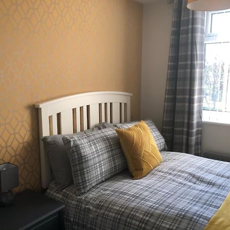 Rowan Place 5 Bedroom Off Street Parking Accommodation ダラム エクステリア 写真