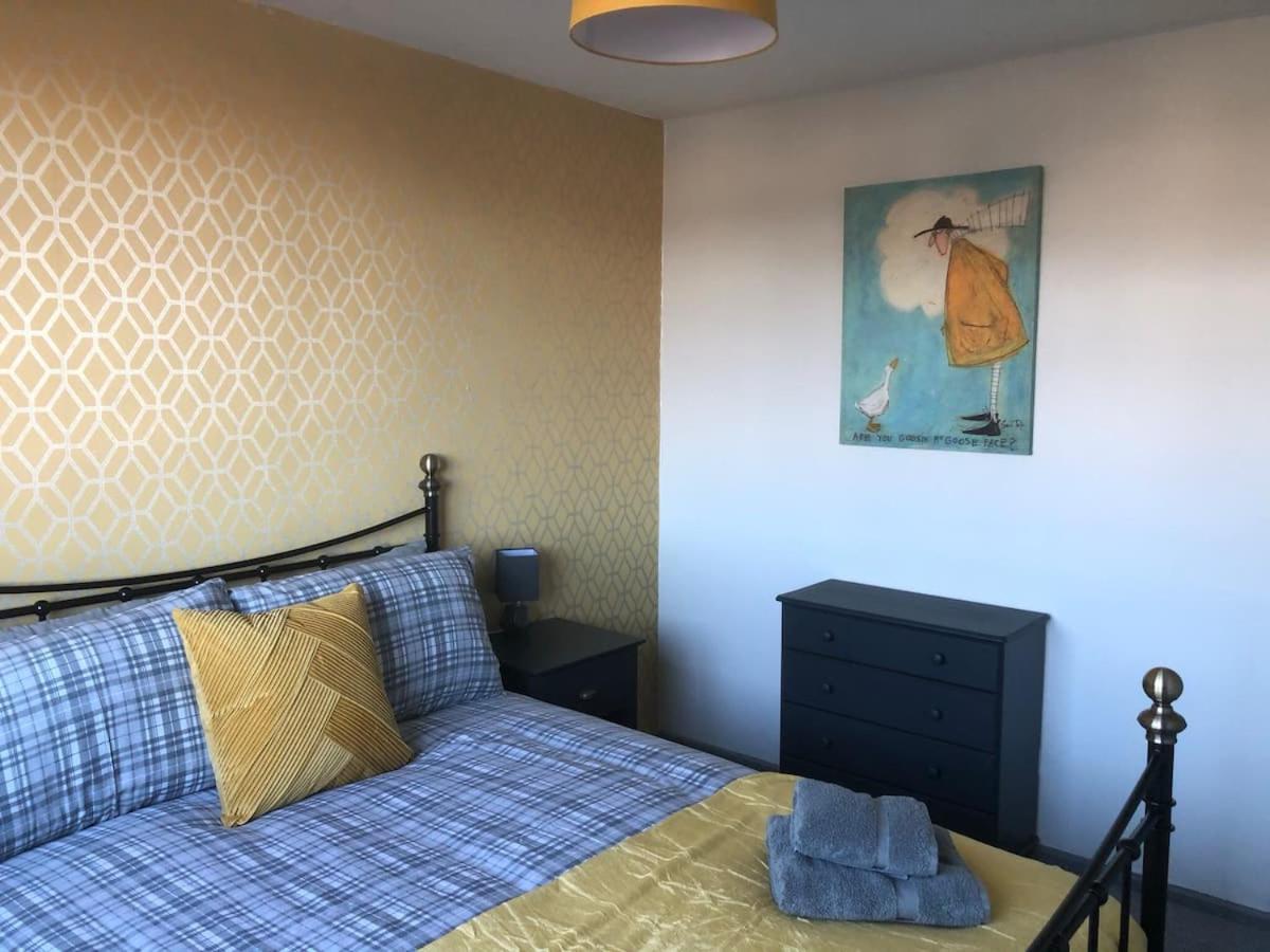 Rowan Place 5 Bedroom Off Street Parking Accommodation ダラム エクステリア 写真