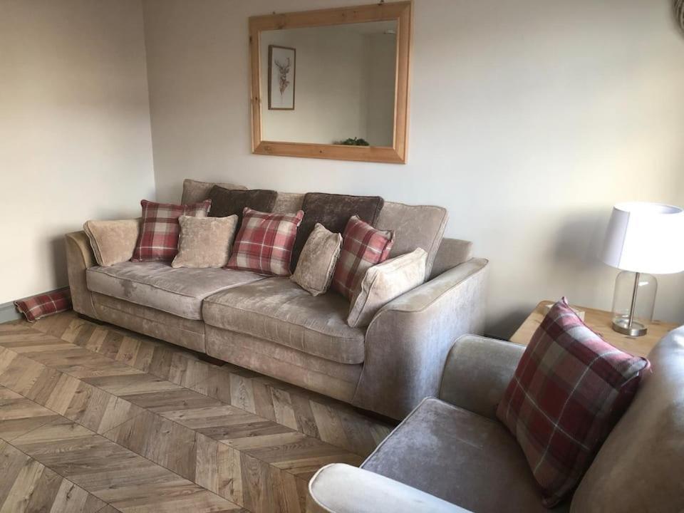 Rowan Place 5 Bedroom Off Street Parking Accommodation ダラム エクステリア 写真