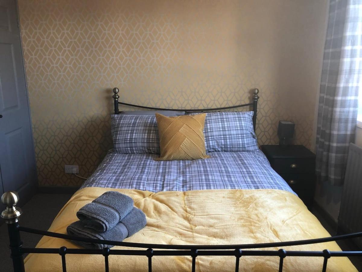 Rowan Place 5 Bedroom Off Street Parking Accommodation ダラム エクステリア 写真