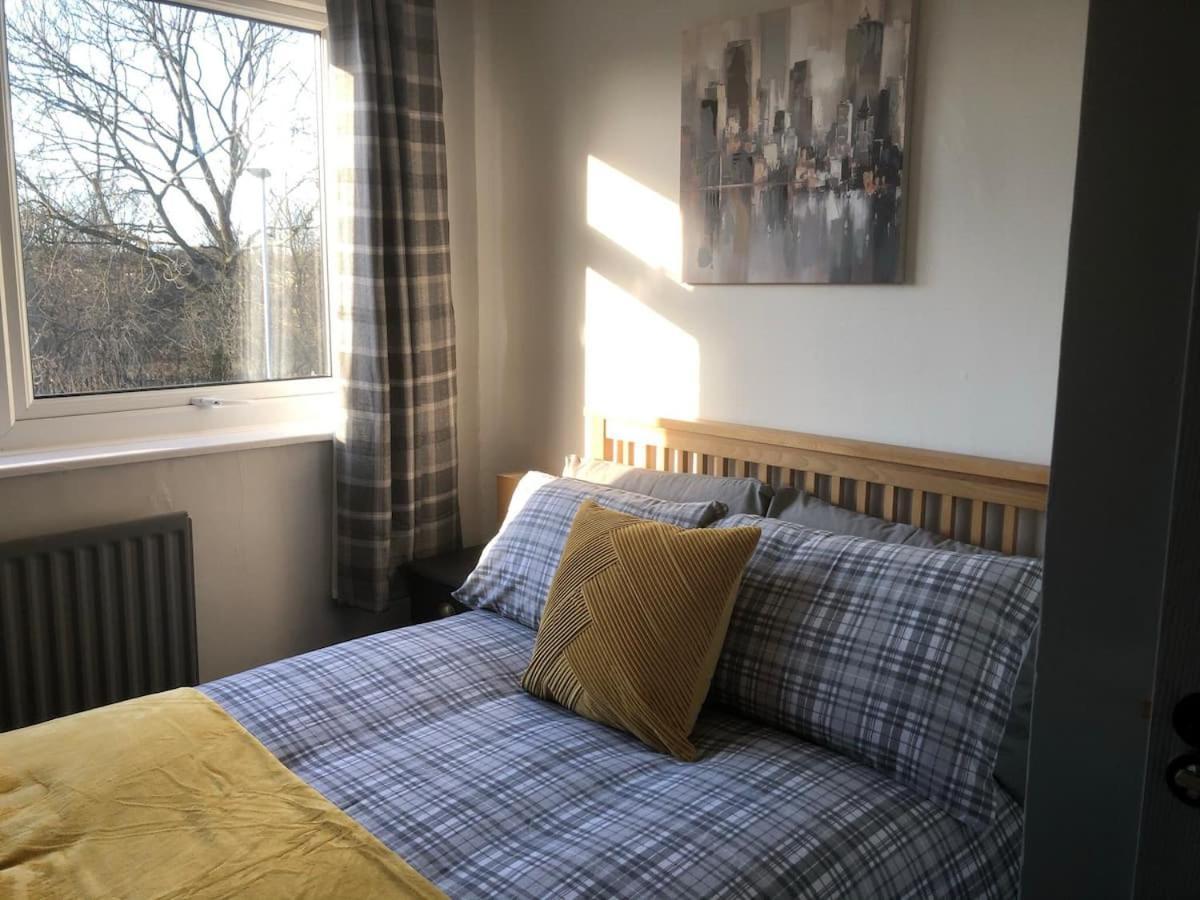 Rowan Place 5 Bedroom Off Street Parking Accommodation ダラム エクステリア 写真